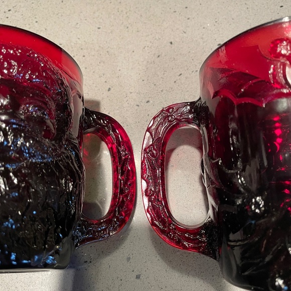 2 vintage Arcoroc Ruby Red Santa glass mugs - Picture 4 of 6